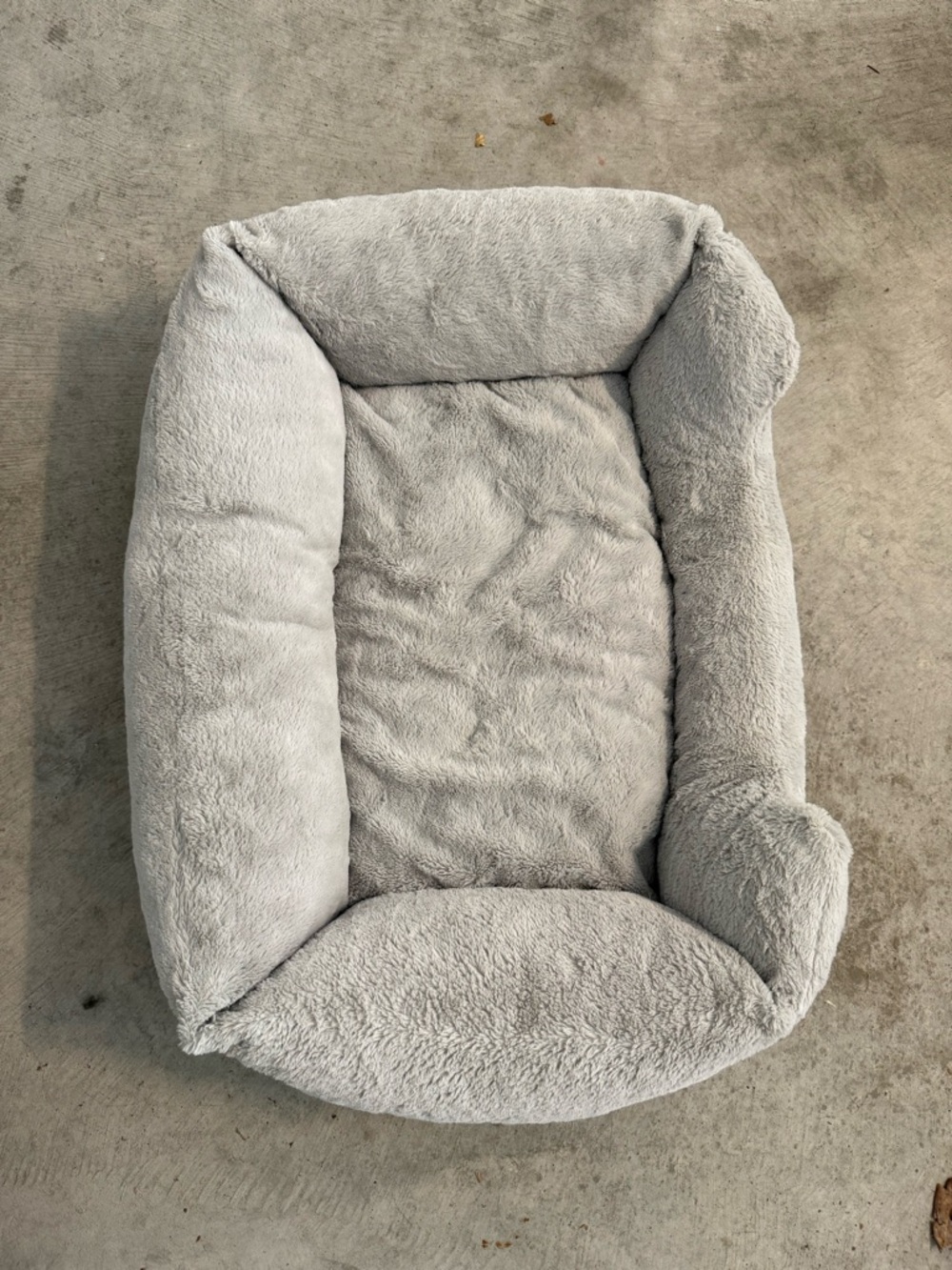 Plush Gray Faux Fur Pet Bed